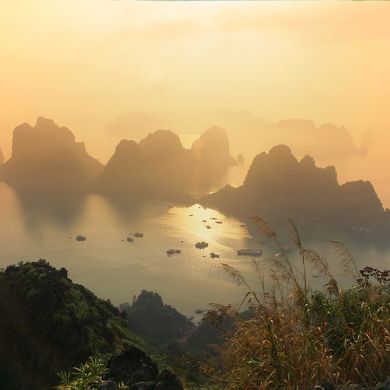 Vietnam Halong Bay Junk Boat Tours Scenery