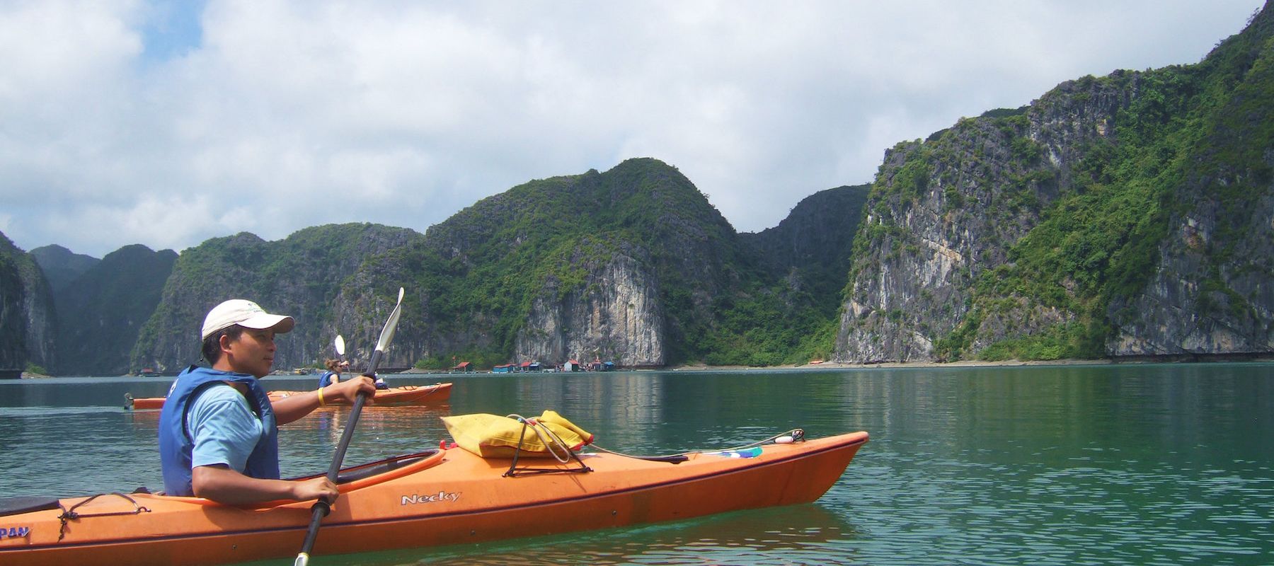 Kayaking halong bay in vietnam